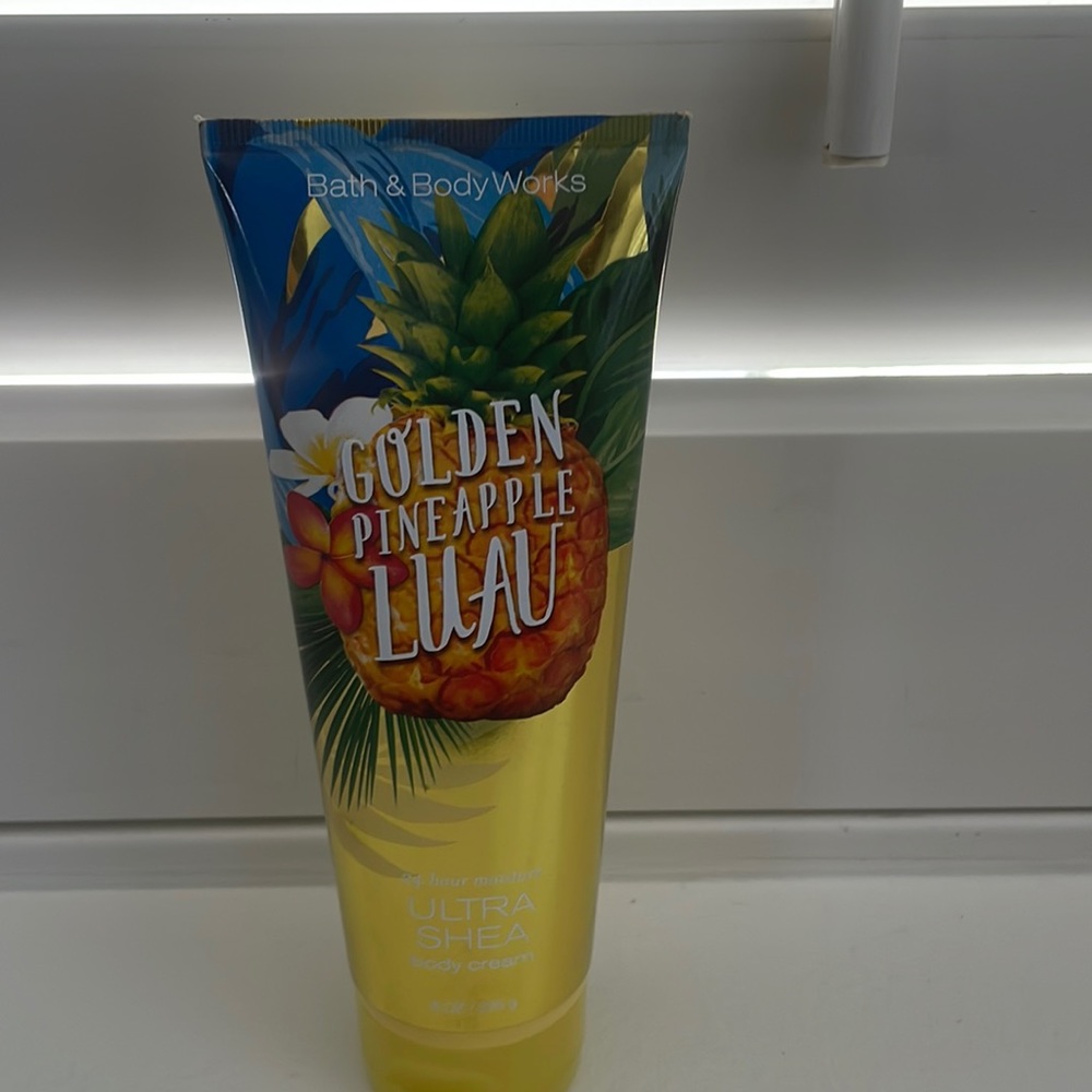 Golden Pineapple Luau Ultra Sheer Body Cream 8 OZ